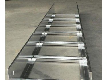 選用濟(jì)南電纜橋架一定要根據(jù)施工環(huán)境來選擇